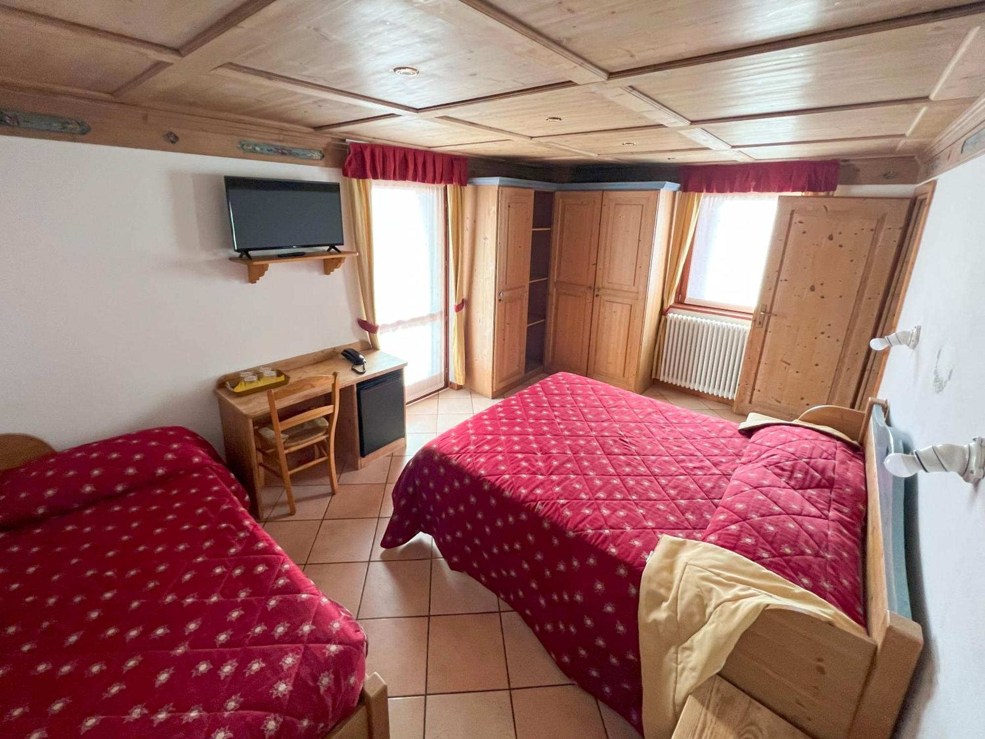 Hotel Residence Dahu Passo del Tonale Phòng bức ảnh